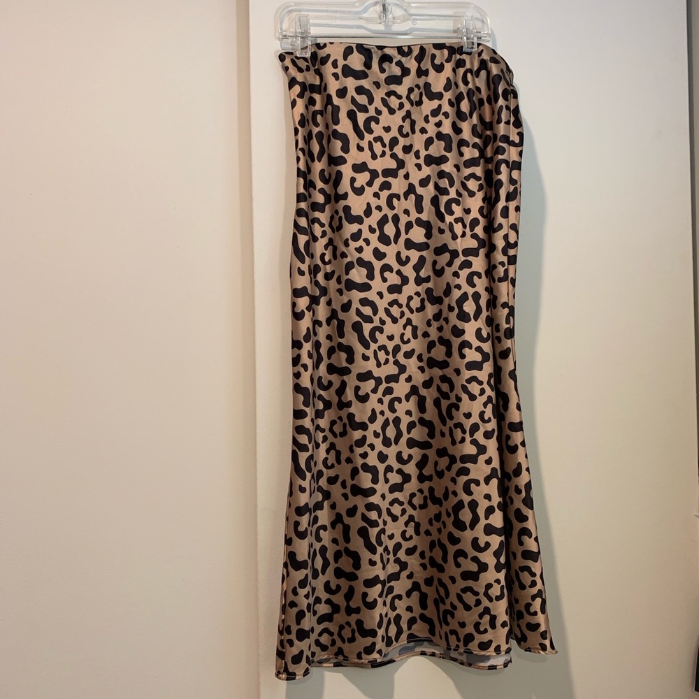 Leopard Print Midi Skirt